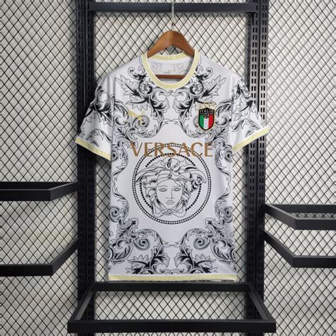 versace storia azienda|italia versace kit.